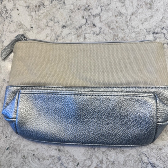 Paula's Choice Skincare Make-up bag - Picture 2 of 8